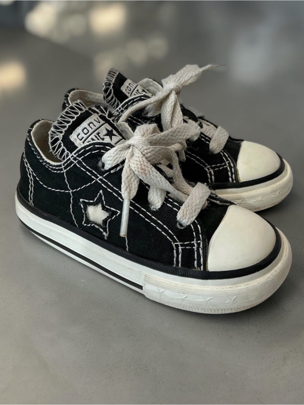 Converse Kids Black and White Star Sneakers Infants Size 5